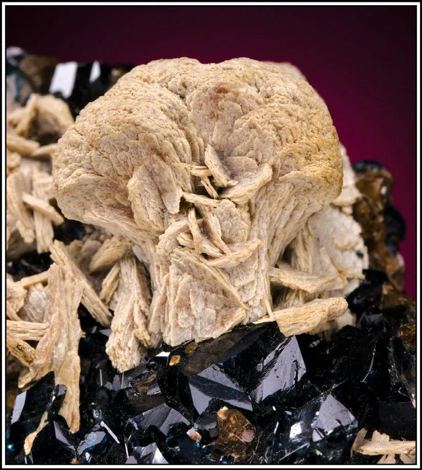 Whiteite-(CaFeMg) - image 1