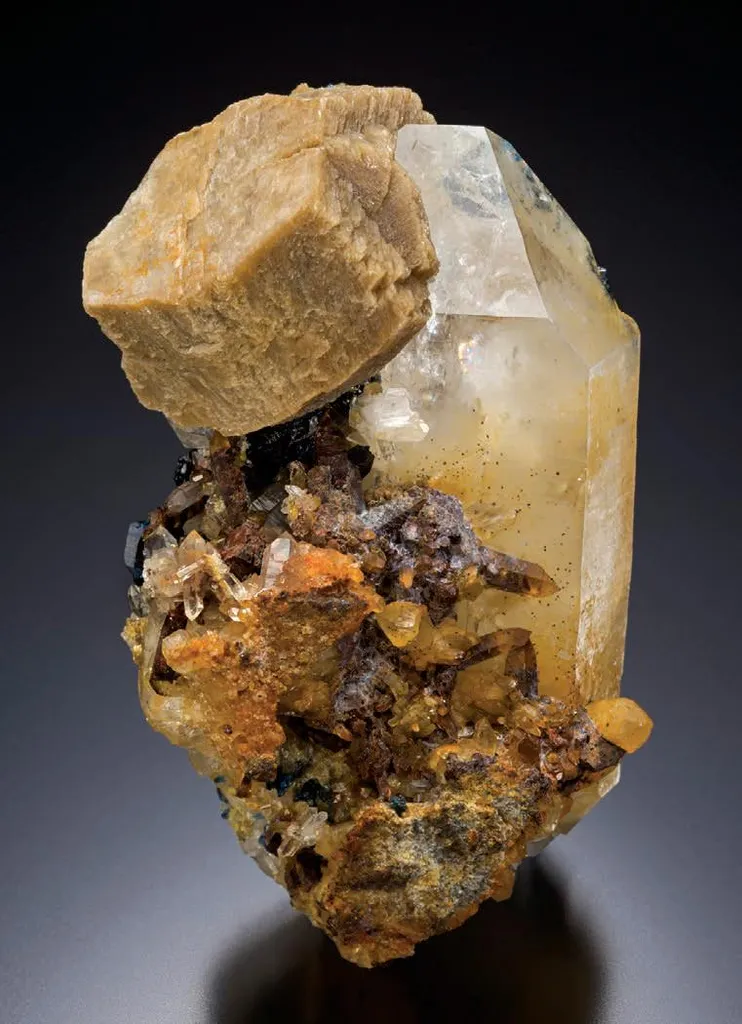 Whiteite, Quartz image
