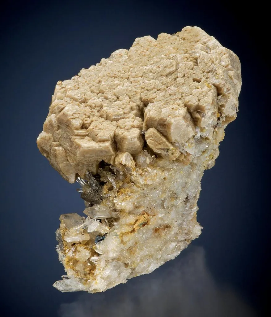 Whiteite with Quartz image