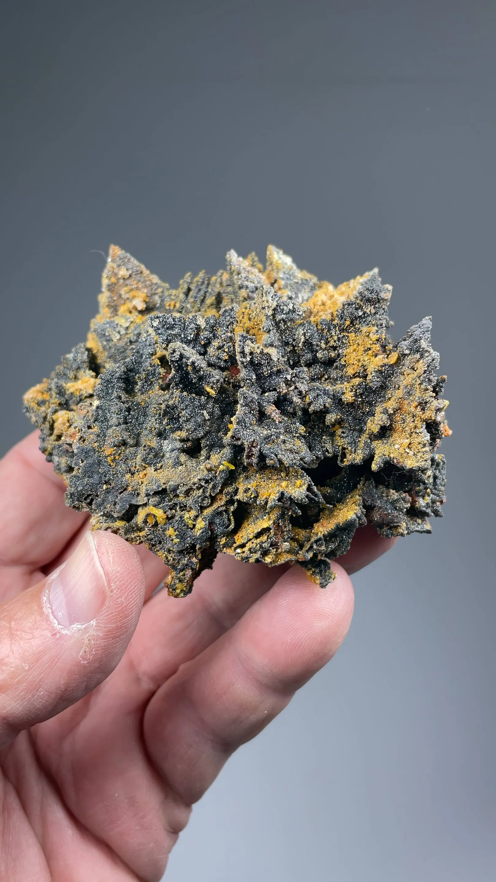 Willemite after Descloizite with Mimetite - image 2