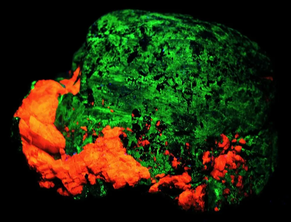 Willemite Var. Troostite image