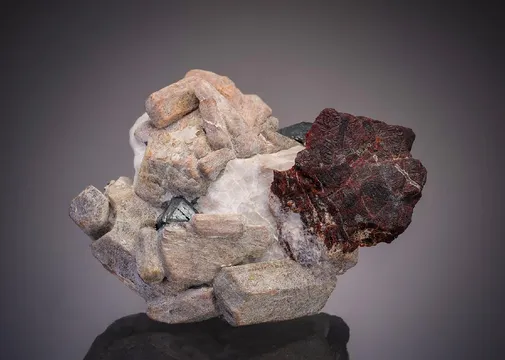 Willemite var. Troostite with Zincite and Franklinite