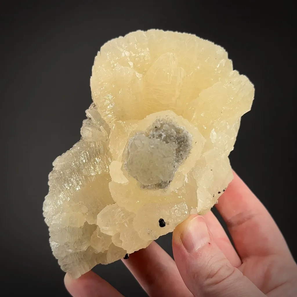 Witherite with Alstonite image