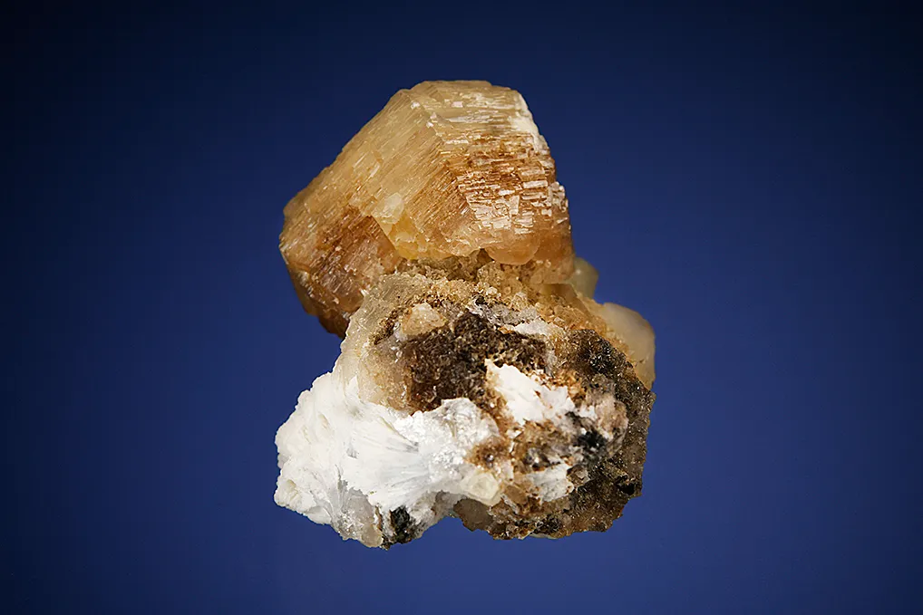 Witherite with Calcite - image 4