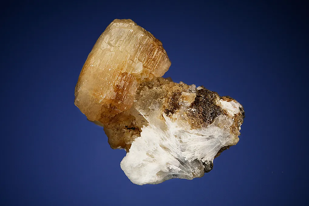 Witherite with Calcite - image 3