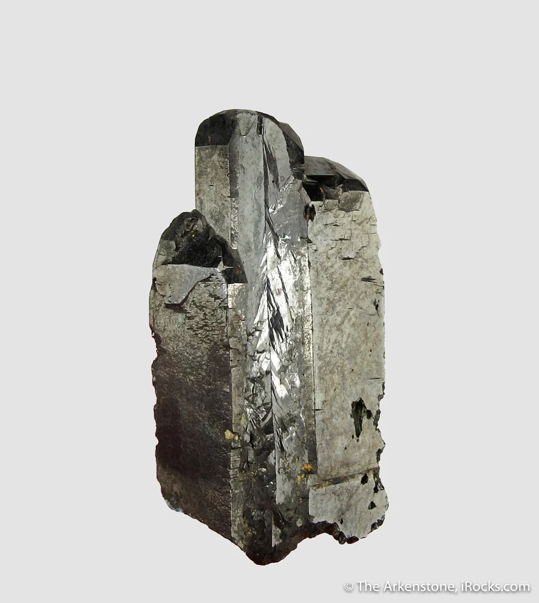 Wodginite Epitaxial on Cassiterite - image 2