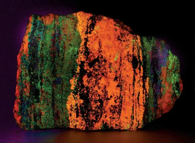 Wollastonite, Willemite, Hardystonite, Calcite image