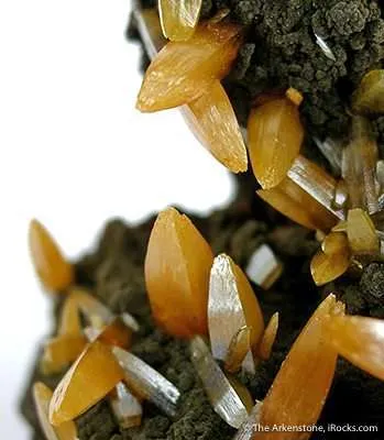 Wulfenite - image 3
