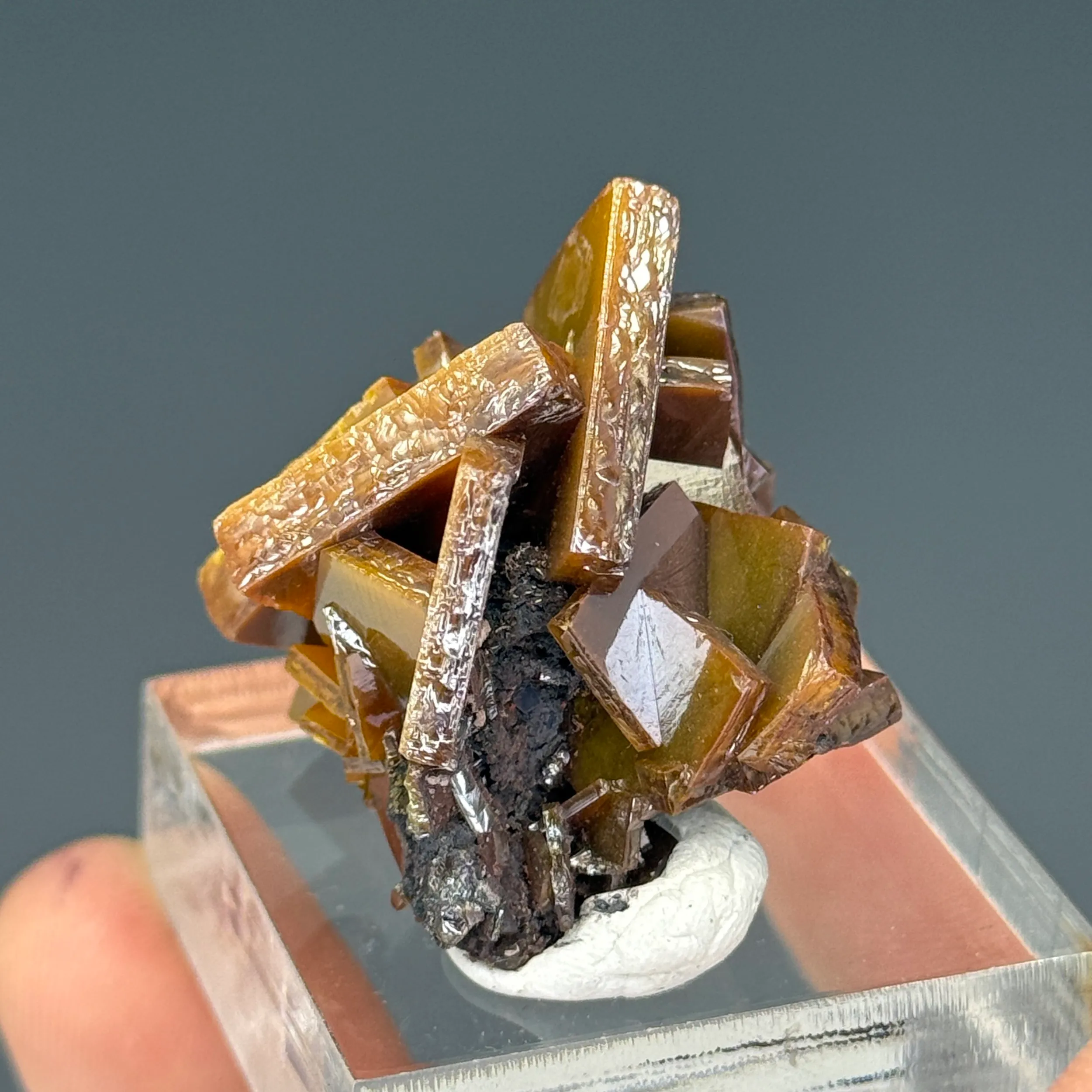 Wulfenite - image 3