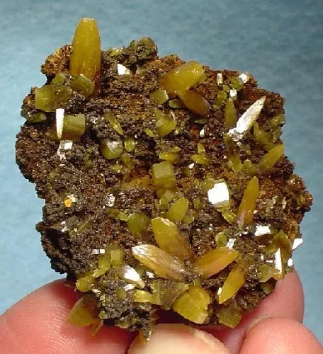 Wulfenite image