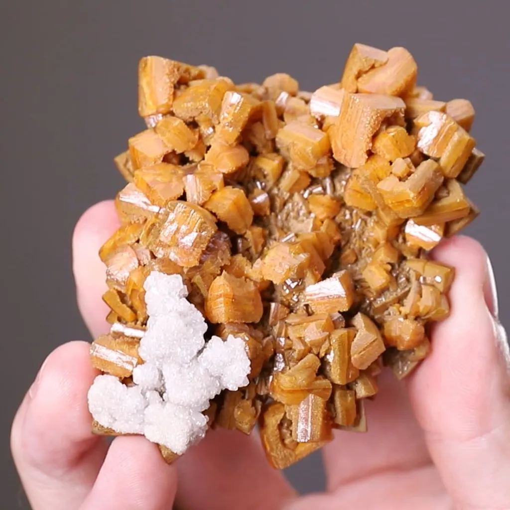 Wulfenite - image 2