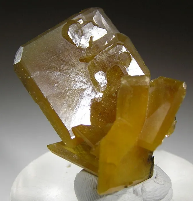 Wulfenite image