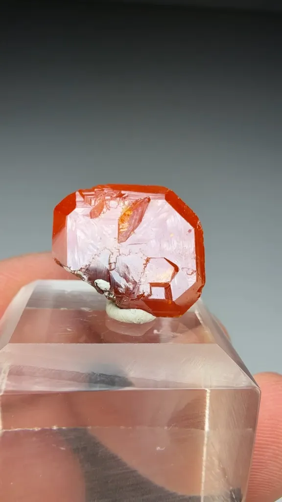 Wulfenite - image 2