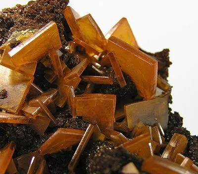 Wulfenite image