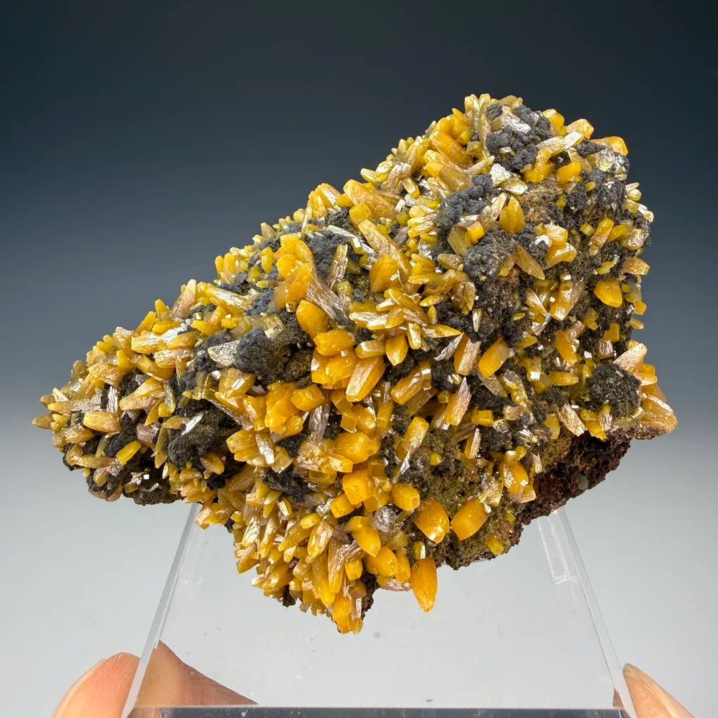 Wulfenite image