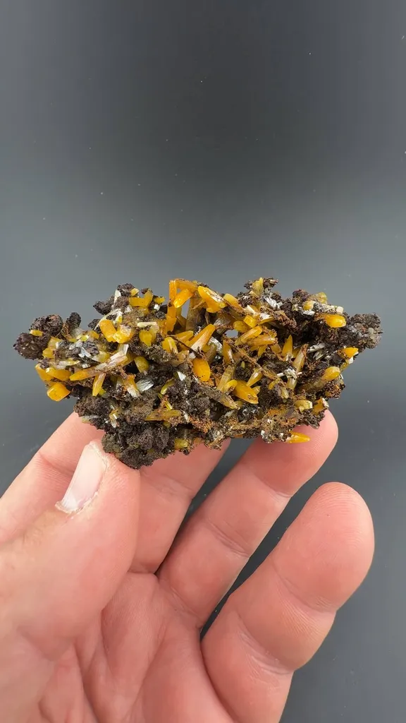 Wulfenite - image 1