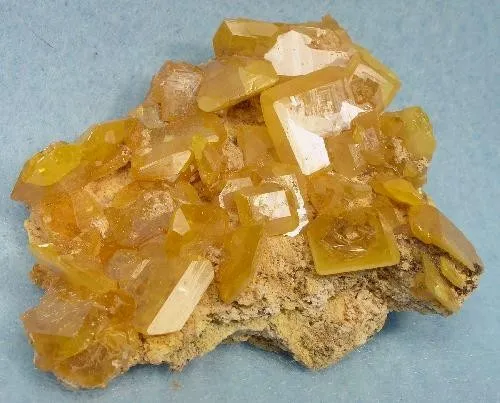 Wulfenite image
