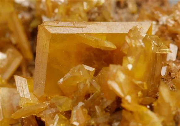 Wulfenite image