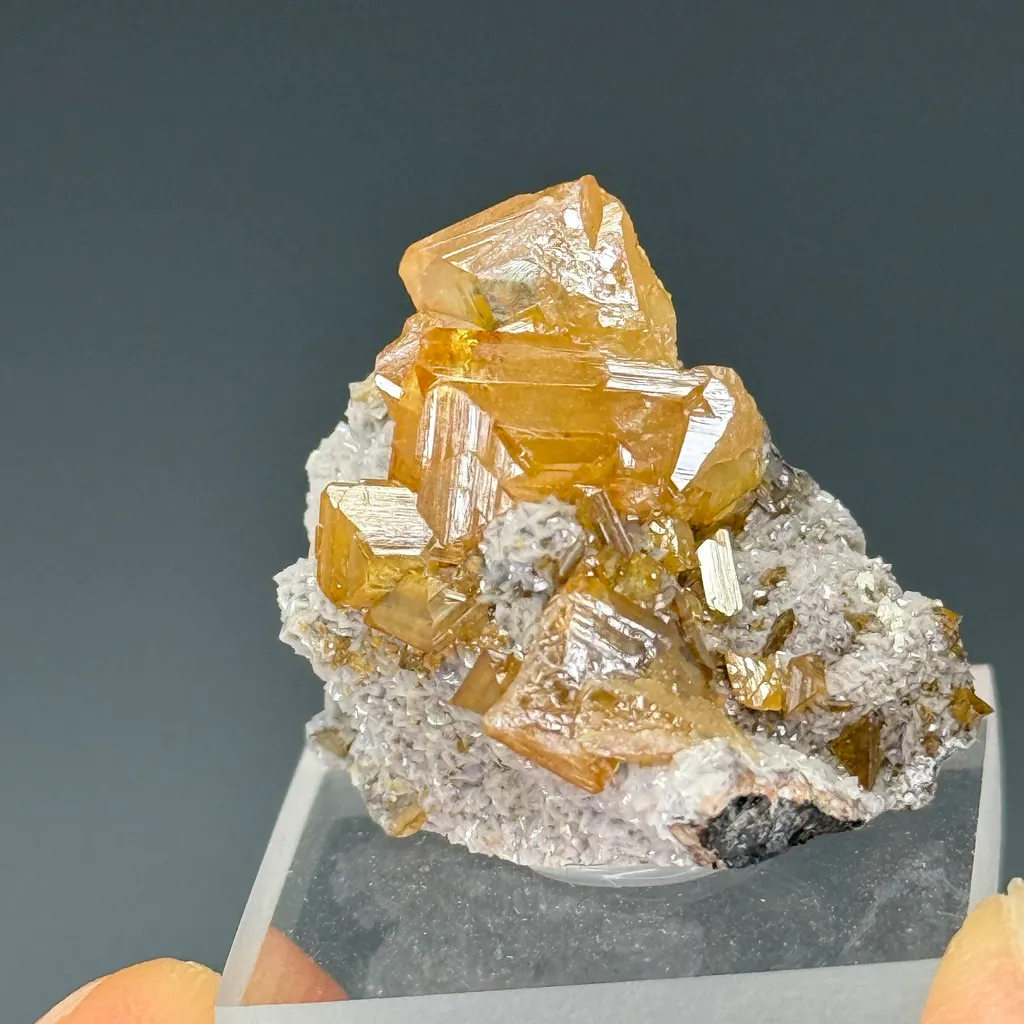 Wulfenite image