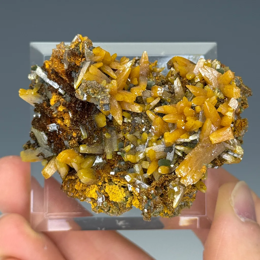 Wulfenite image
