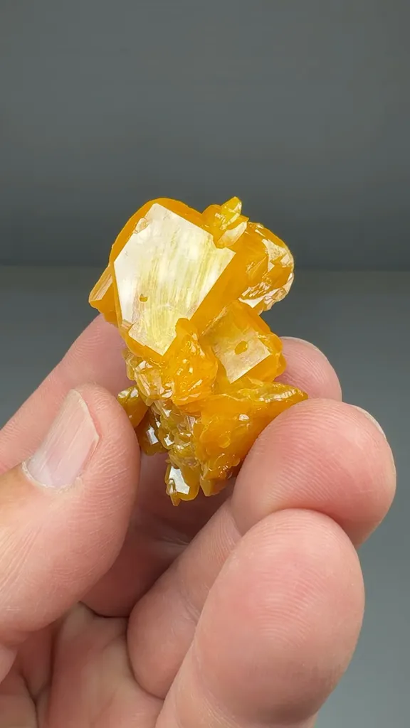 Wulfenite image