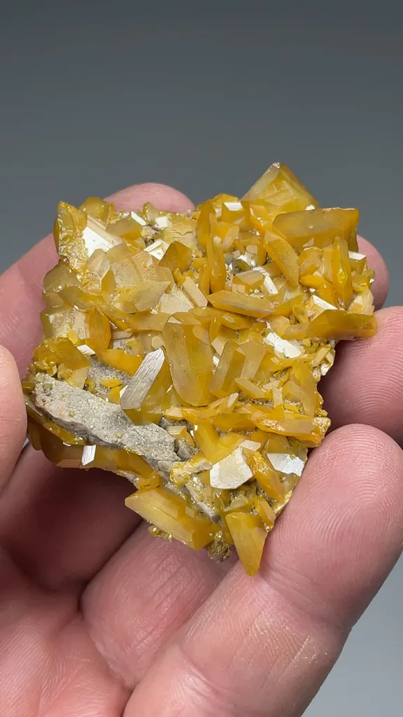 Wulfenite - image 2