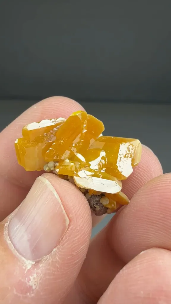 Wulfenite - image 2