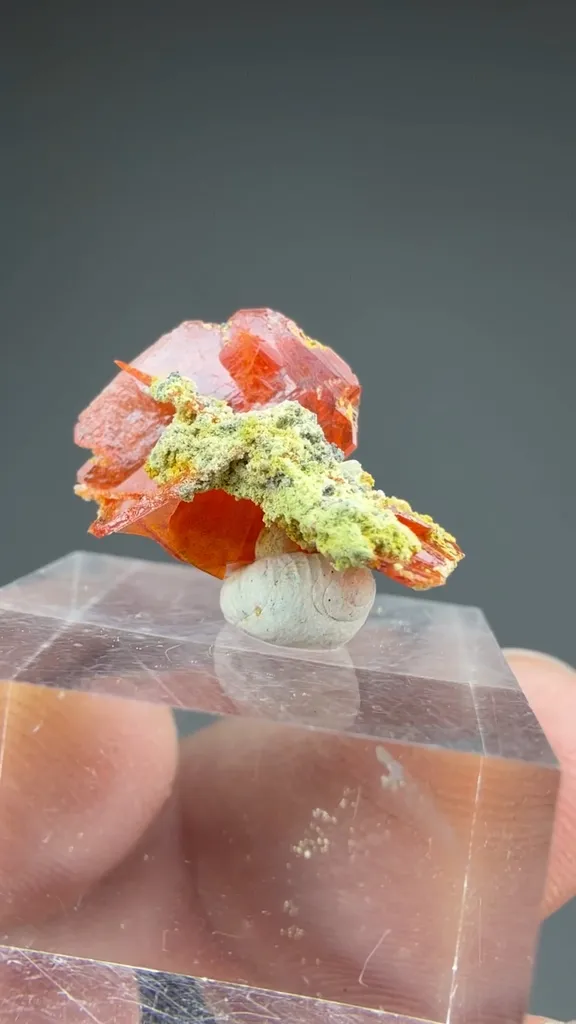 Wulfenite - image 2