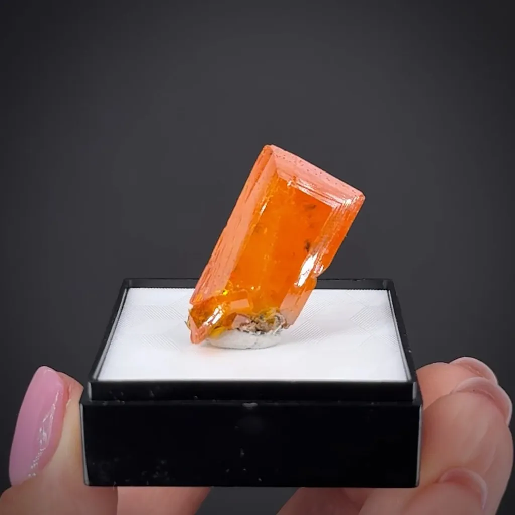 Wulfenite - image 2