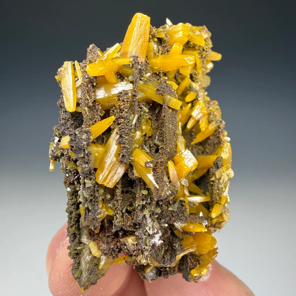 Wulfenite - image 3