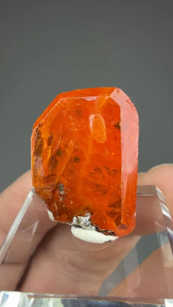 Wulfenite - image 2