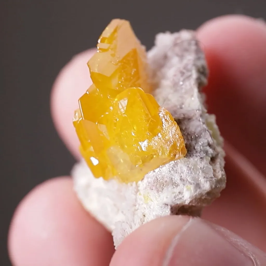 Wulfenite - image 2