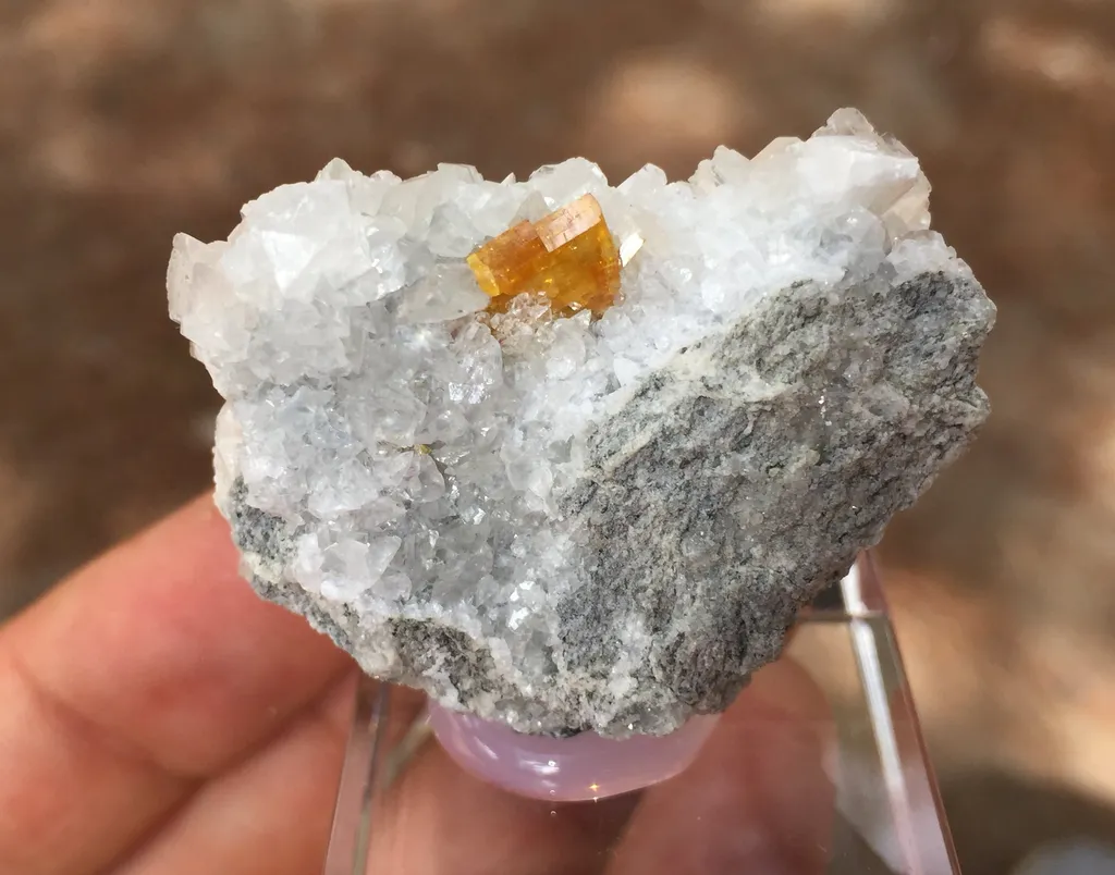 Wulfenite - image 3