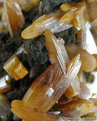 Wulfenite - image 2