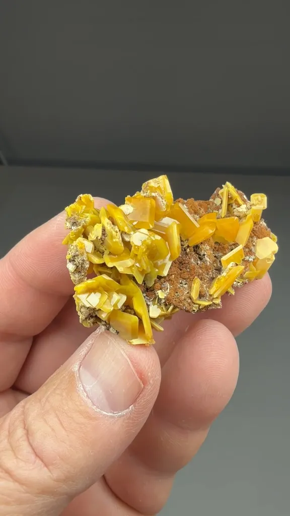 Wulfenite - image 2