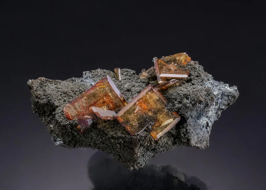 Wulfenite image