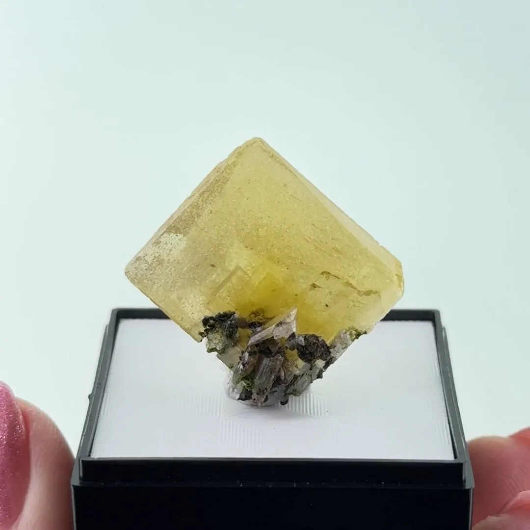 Wulfenite - image 2