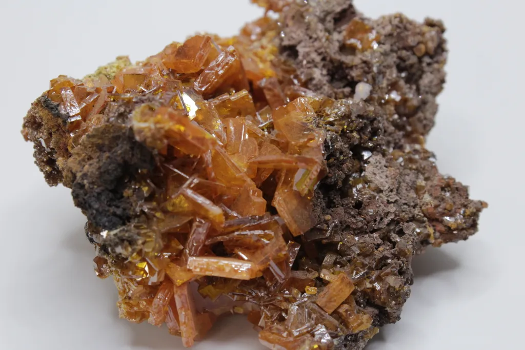 Wulfenite - image 3