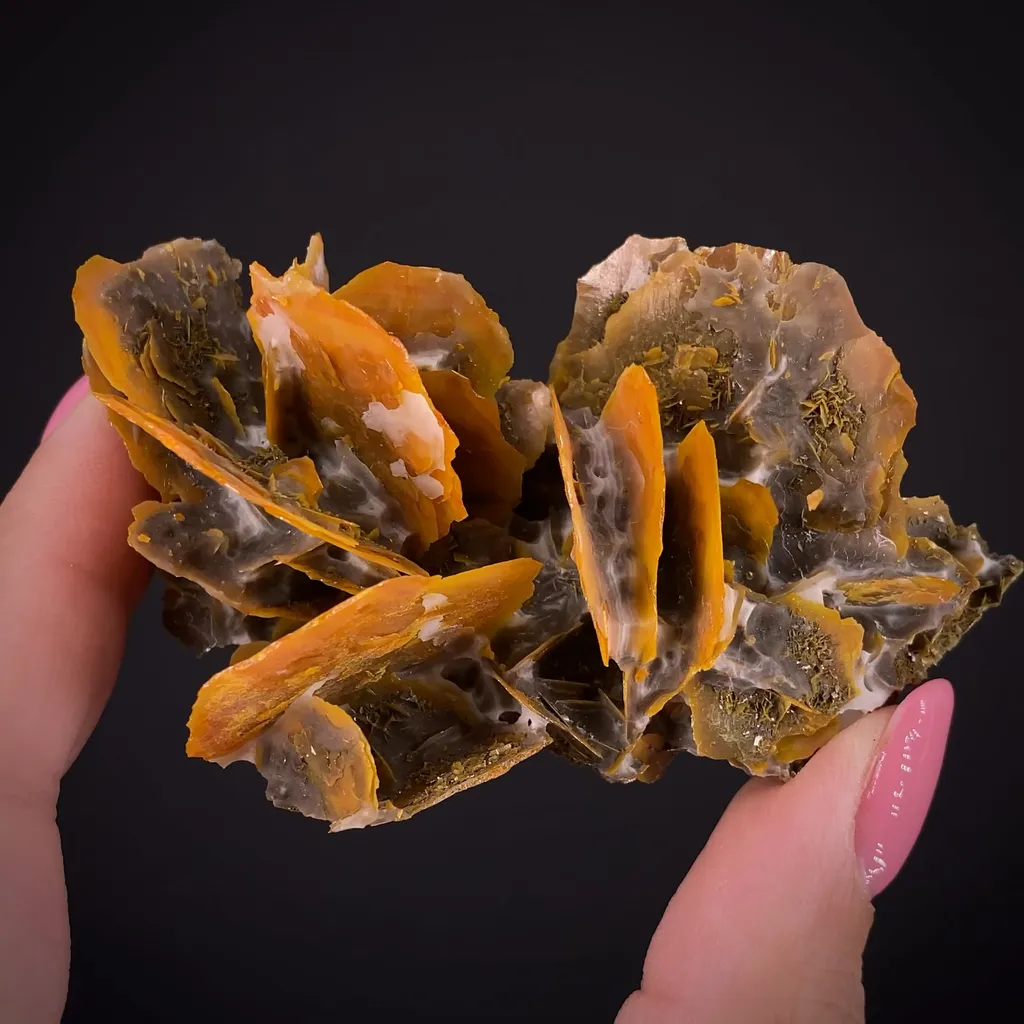 Wulfenite image