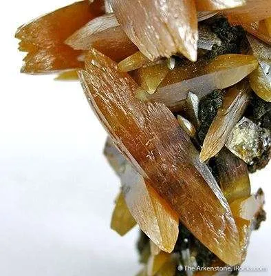 Wulfenite - image 3