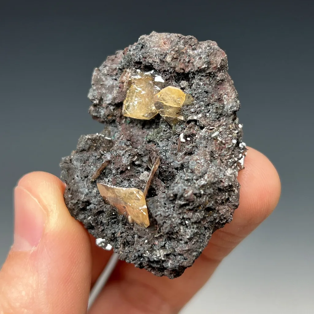 Wulfenite - image 3