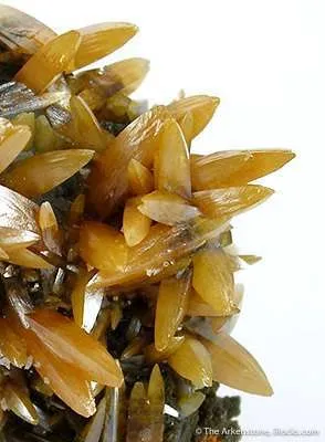 Wulfenite - image 3
