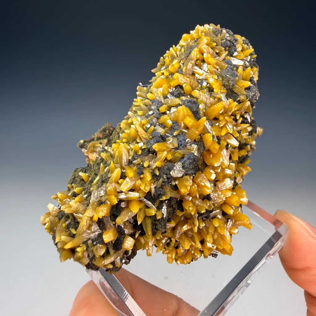Wulfenite - image 2