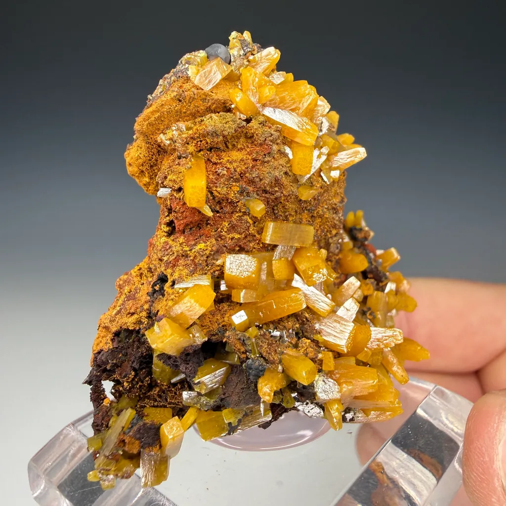 Wulfenite - image 3