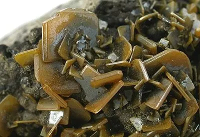 Wulfenite - image 2