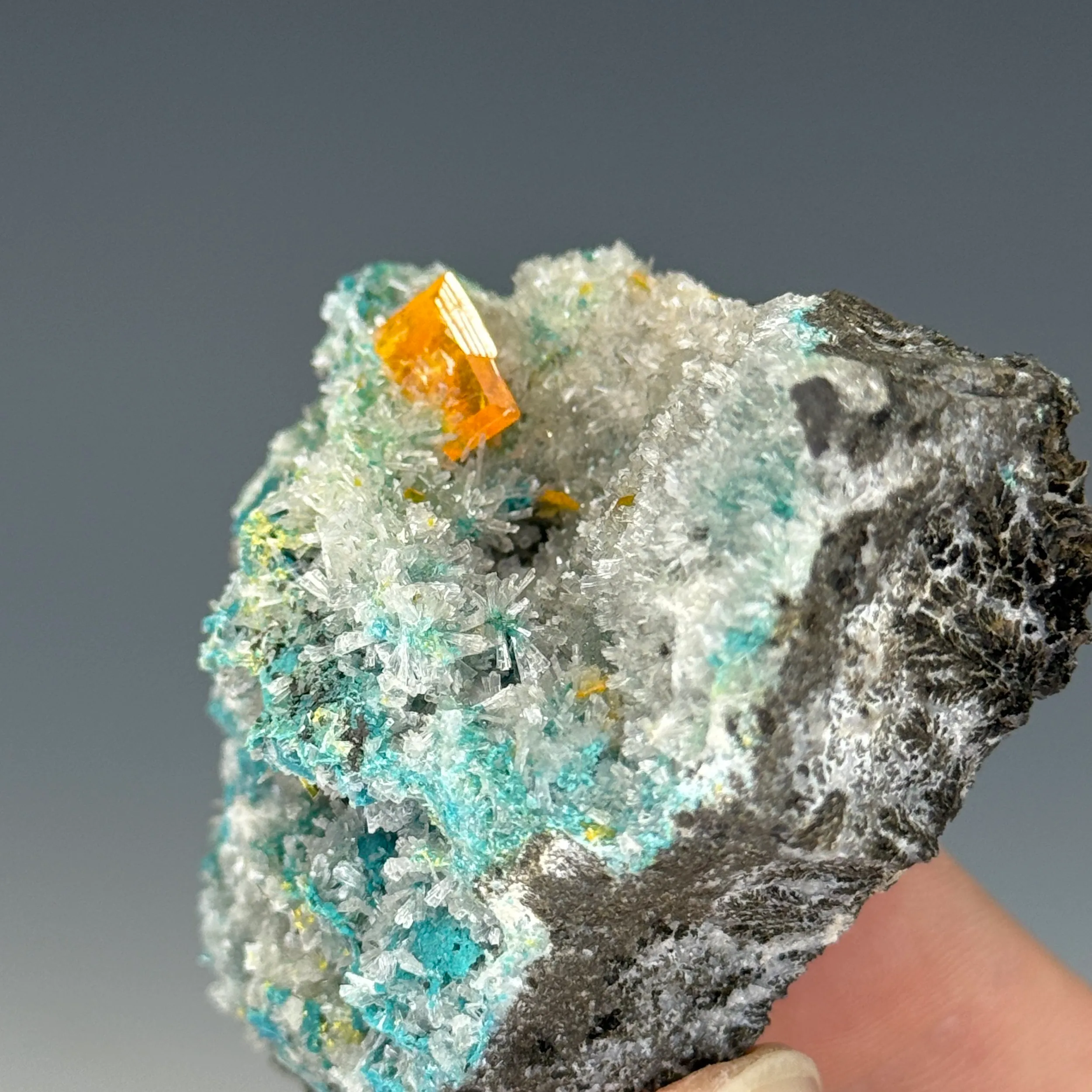 Wulfenite - image 3