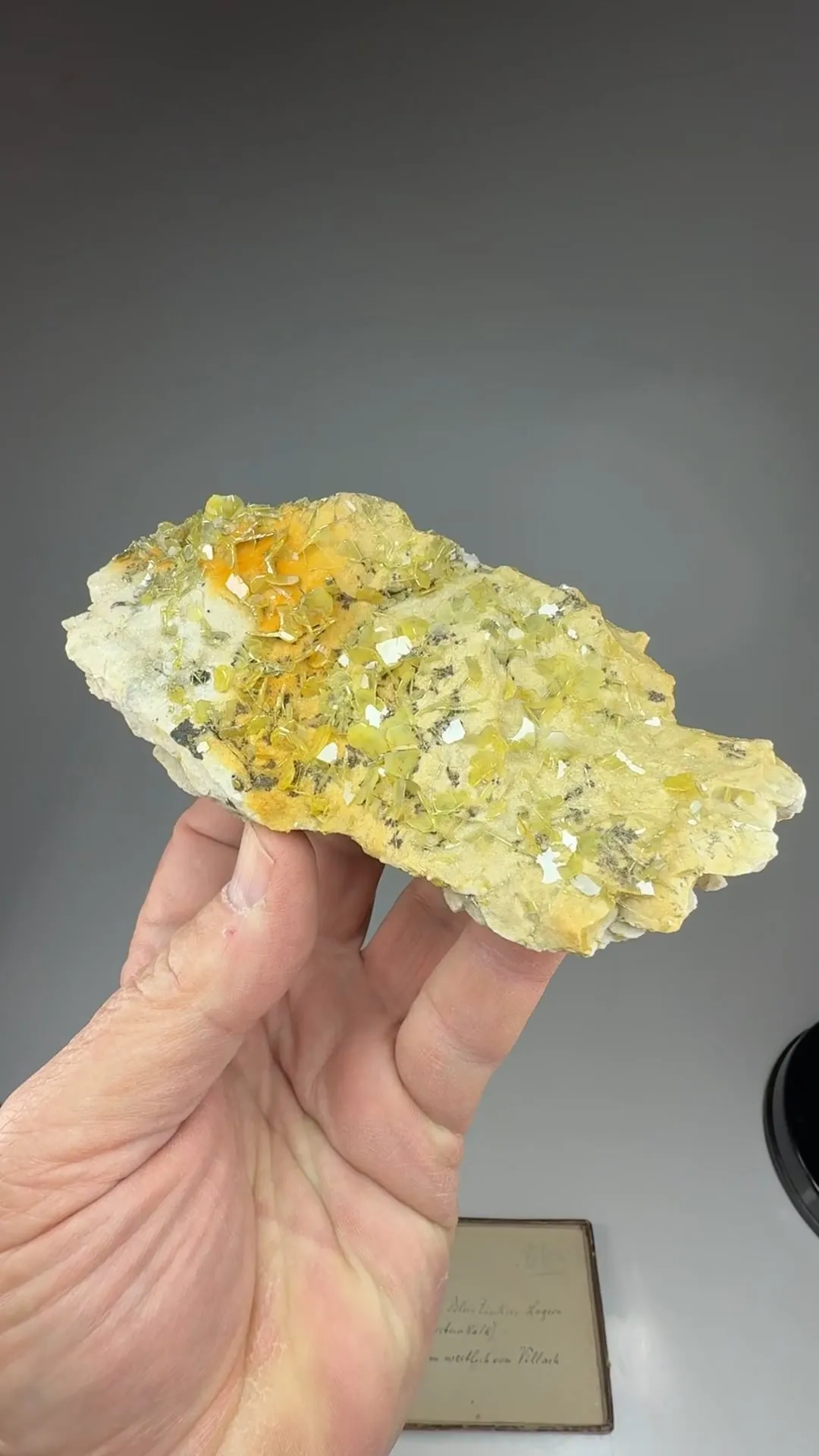 Wulfenite - image 2