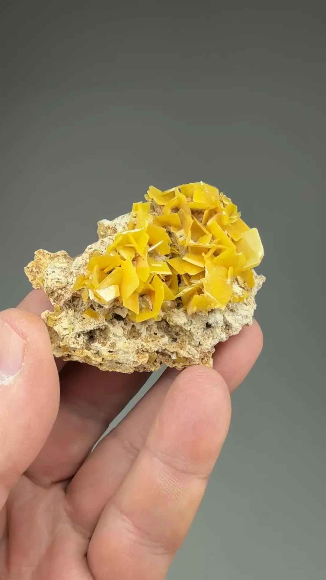 Wulfenite - image 2