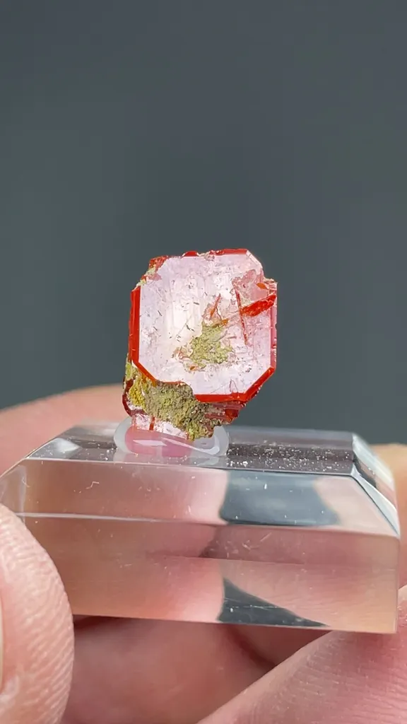 Wulfenite - image 2