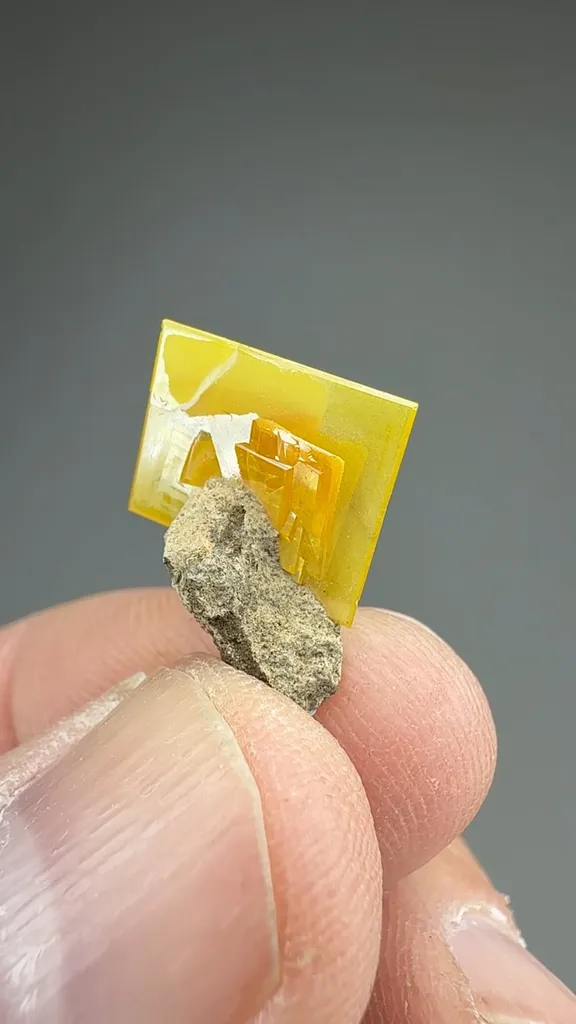 Wulfenite - image 2